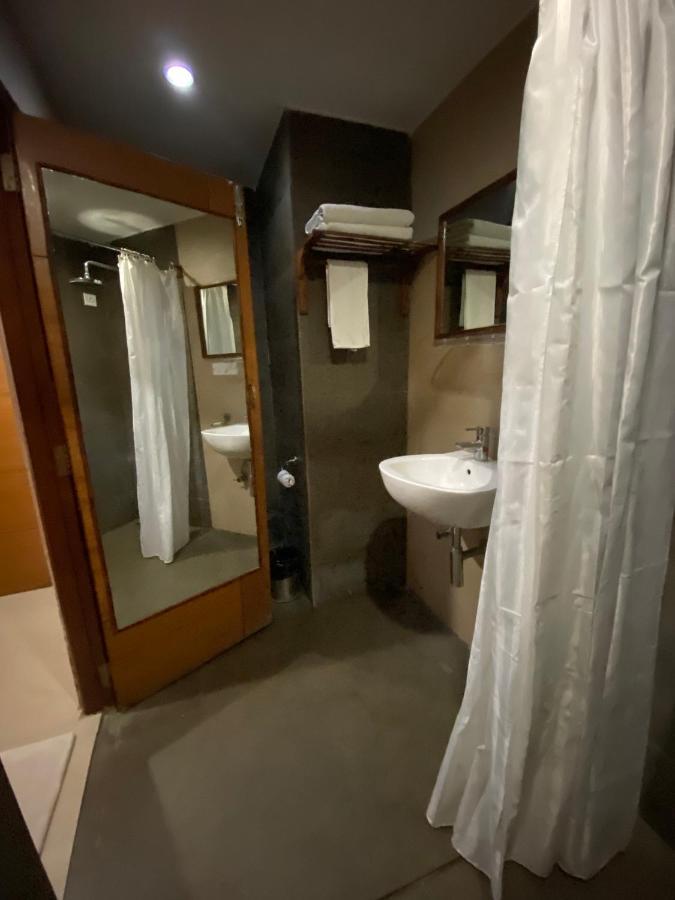 Wild Orchid Hotel Kala Pathar Beach Kültér fotó