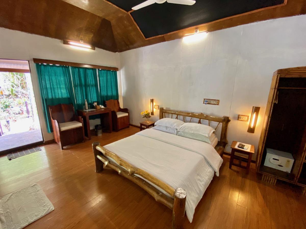 Wild Orchid Hotel Kala Pathar Beach Kültér fotó
