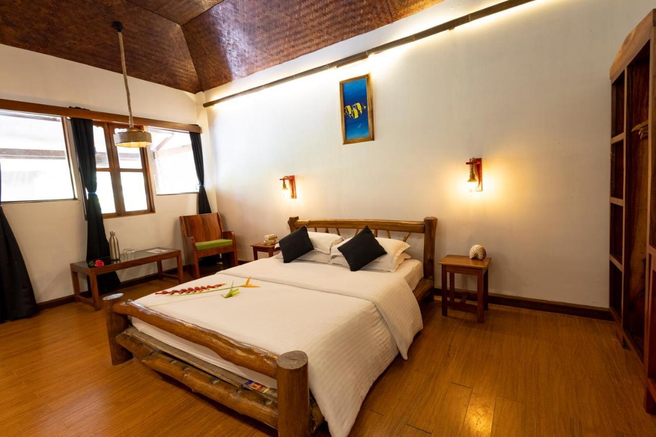 Wild Orchid Hotel Kala Pathar Beach Kültér fotó