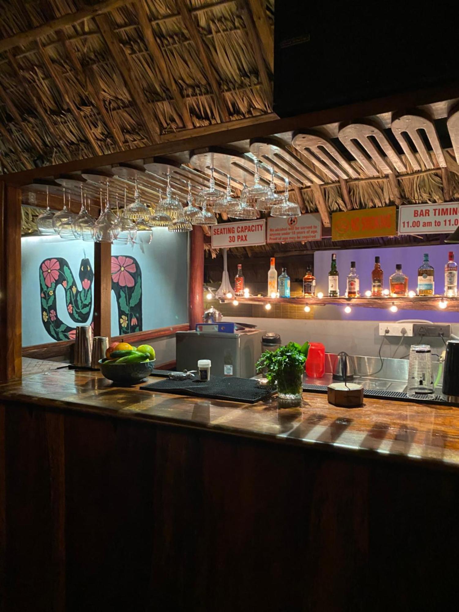 Wild Orchid Hotel Kala Pathar Beach Kültér fotó